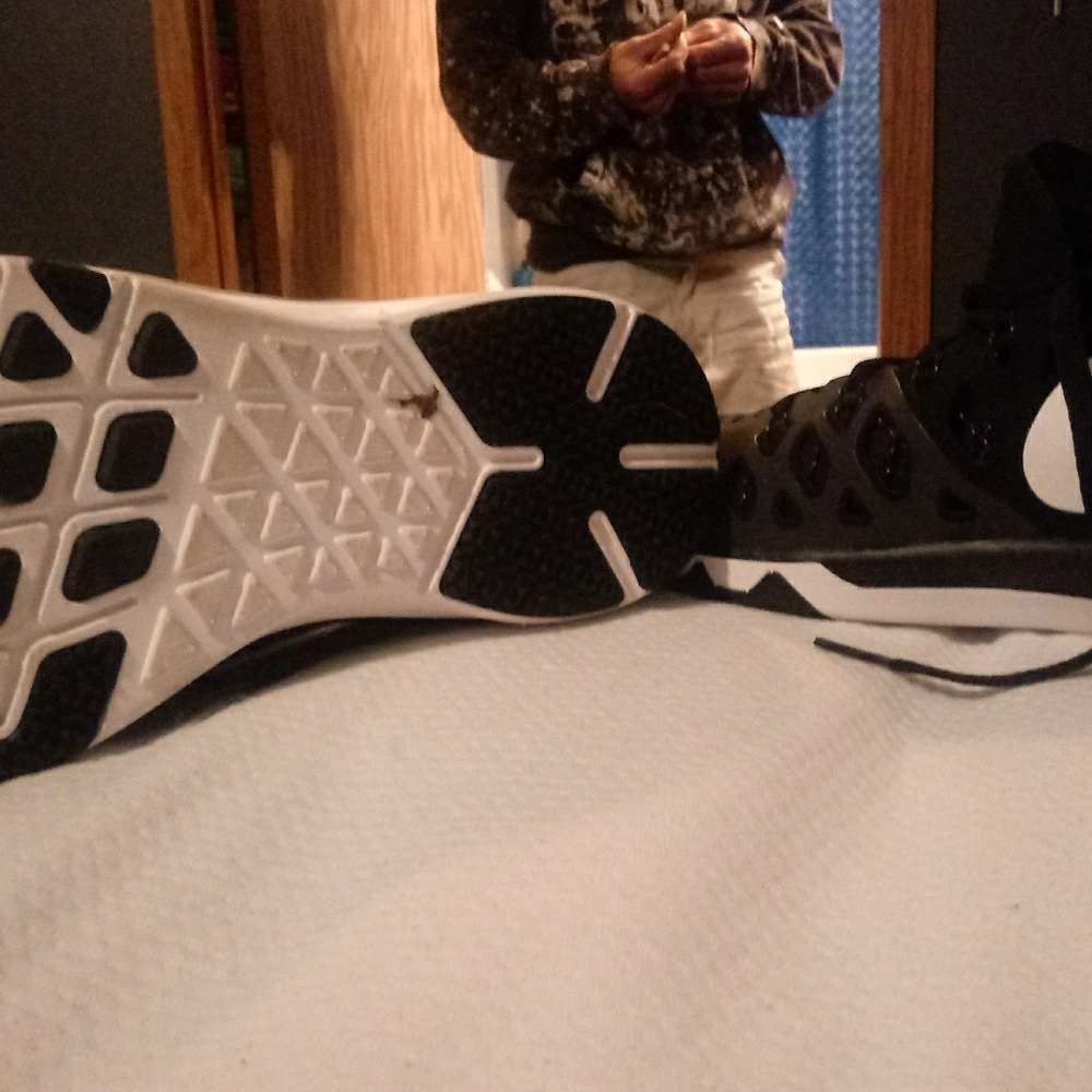 Mens Nikes zise 10 - Picture 2 of 3
